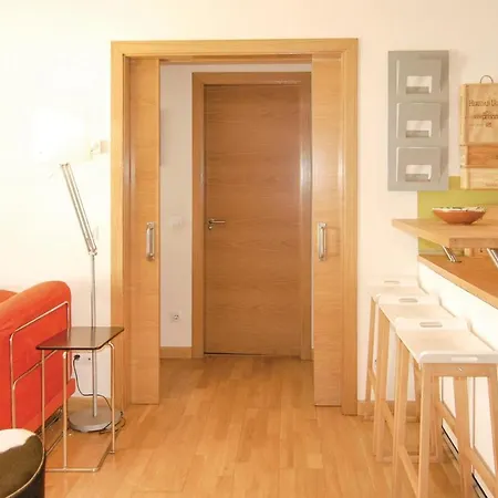 2 Bedroom Cozy In Appartement