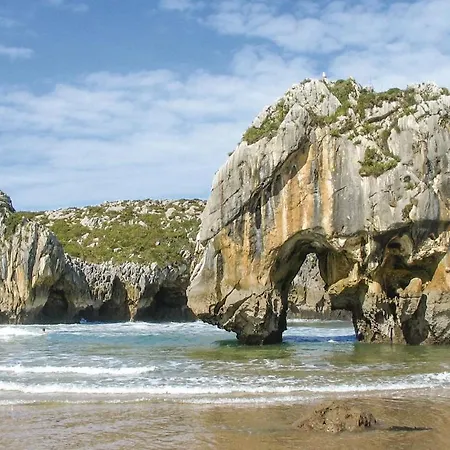 2 Bedroom Stunning In *