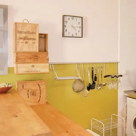 Beautiful In With Kitchen Apartment *